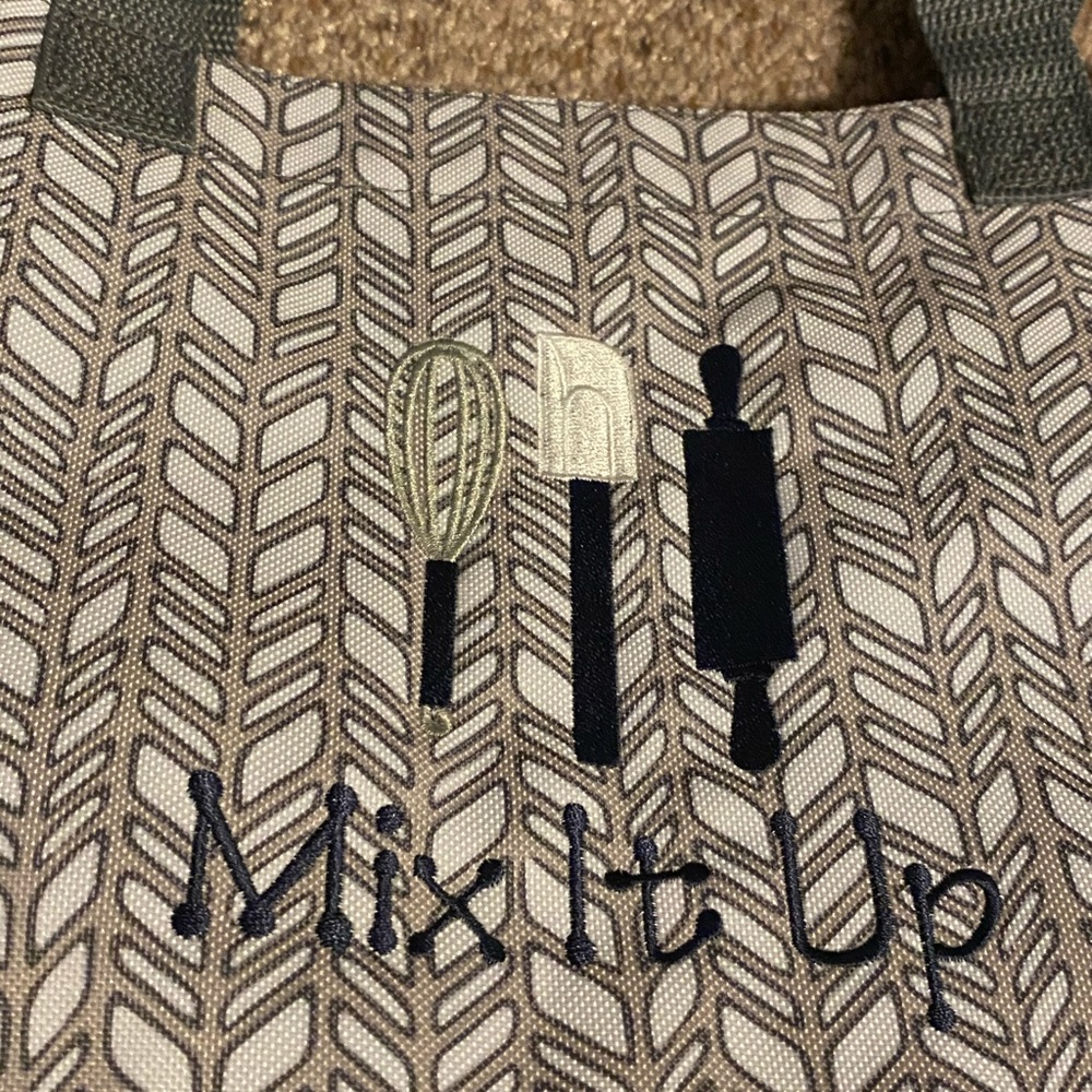 Medium tote